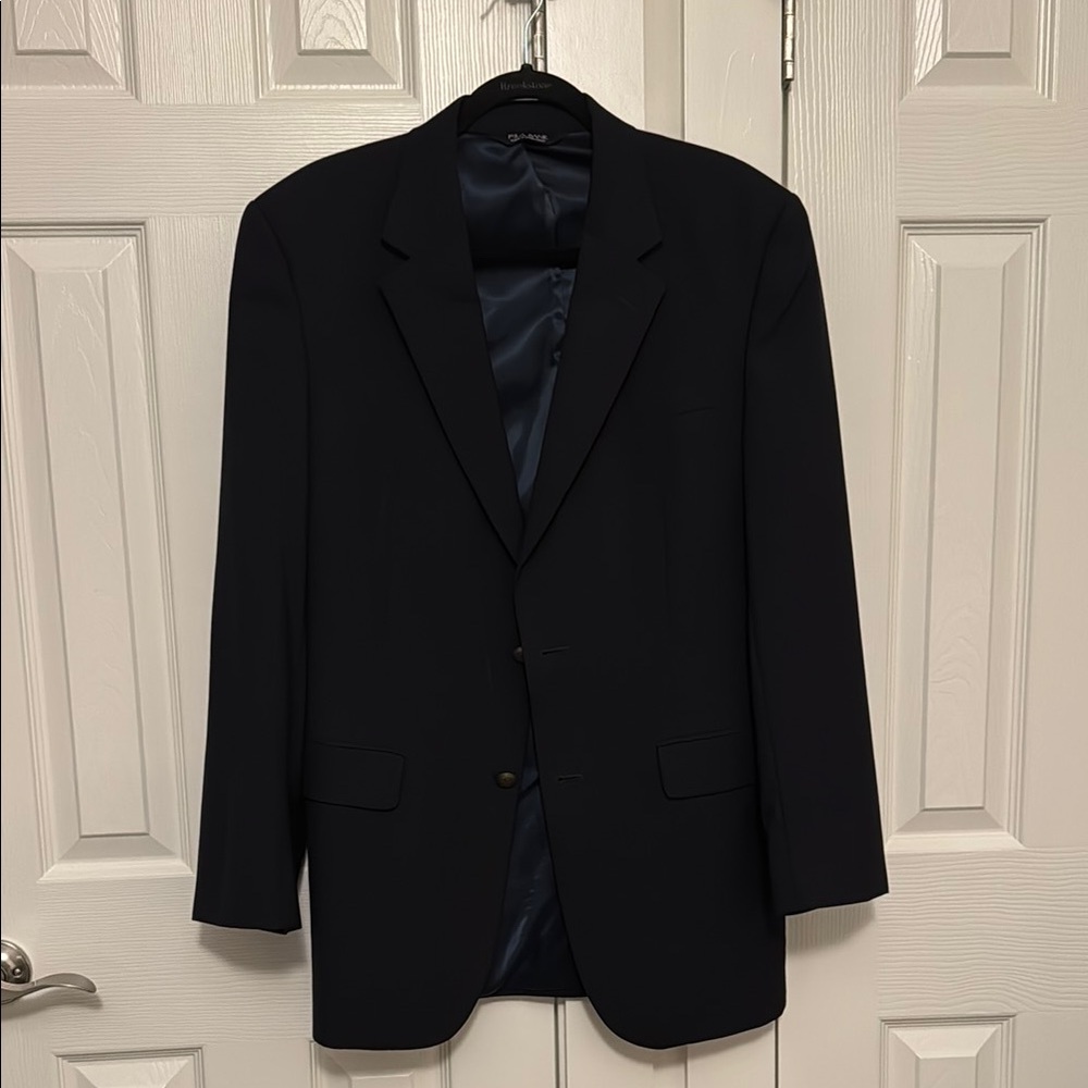 Classic Black Men's Blazer Jos. A. Bank Tailored to a 40Long (32 at the waist)